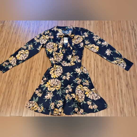 💚 NWT Jessica Simpson Floral Long Sleeve Dress - Picture 1 of 10